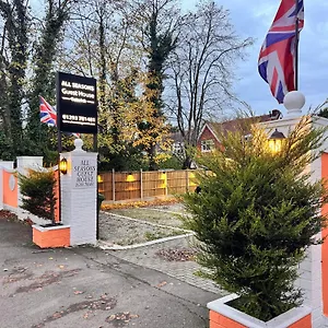 Seasons Gatwick & Parking 3* Horley
